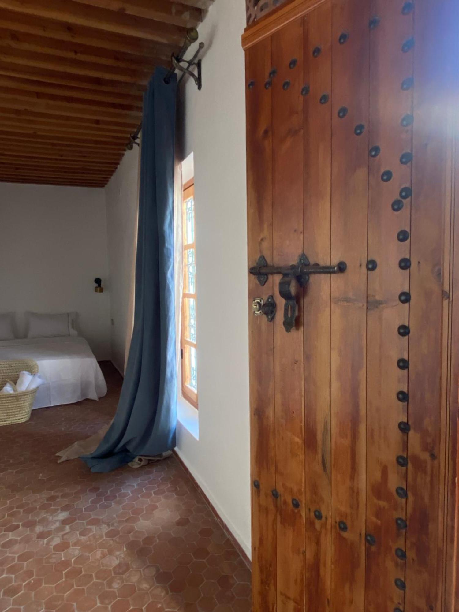 Tarbi'aat Tetaoun 44 Hotel Tetouan Bagian luar foto